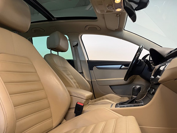 Volkswagen Passat 12 of 21