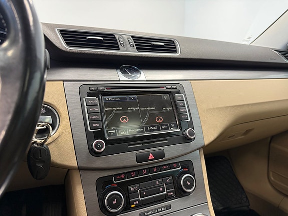 Volkswagen Passat 17 of 21