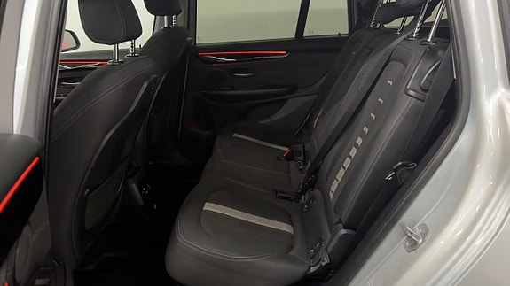 BMW 218d 7 of 30