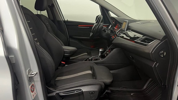 BMW 218d 22 of 30