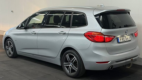 BMW 218d 9 of 30