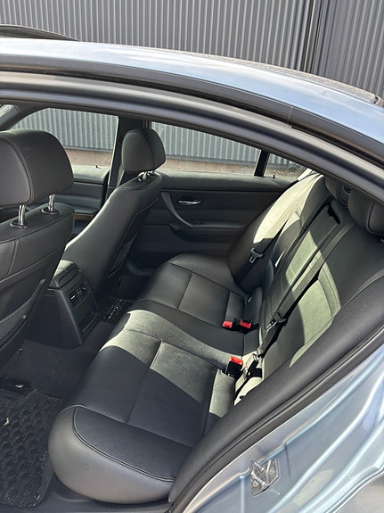 BMW 320d 17 of 17