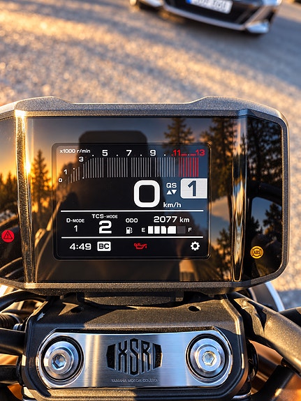 Yamaha XSR900 7 of 8