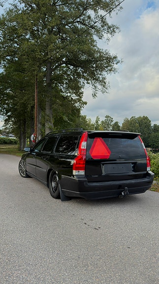 Volvo V70 4 of 11