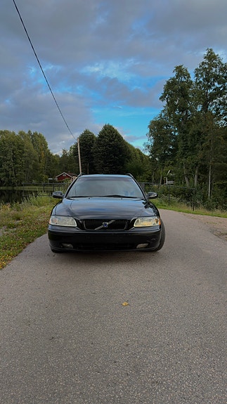 Volvo V70 5 of 11