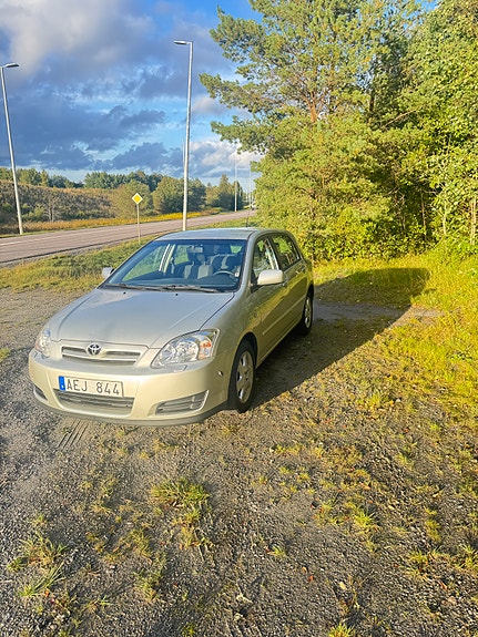 Toyota Corolla 4 of 6