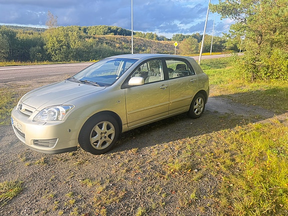Toyota Corolla 5 of 6