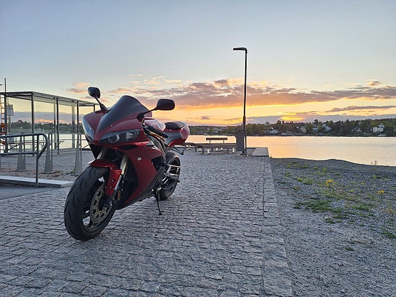 Yamaha YZF-R1 4 of 5