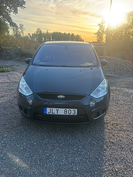 Ford S-MAX 4 of 7