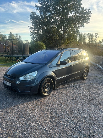 Ford S-MAX 2 of 7
