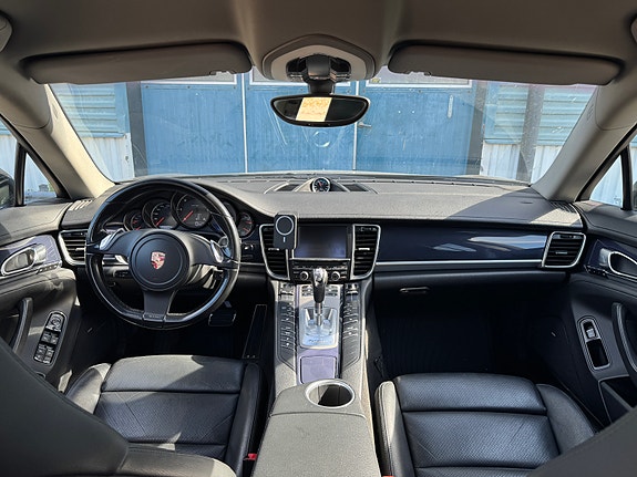 Porsche Panamera 6 of 6