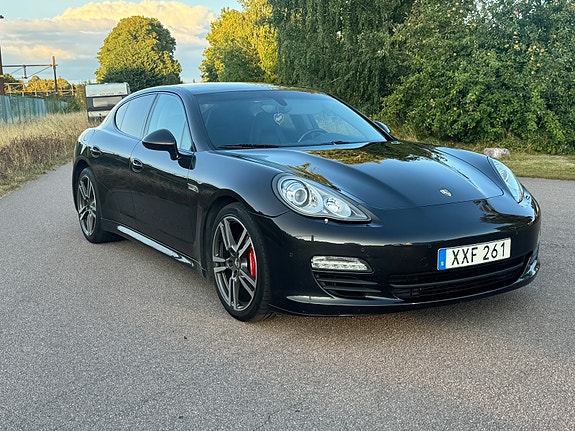 Porsche Panamera 2 of 6