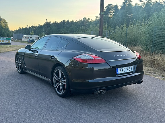 Porsche Panamera 3 of 6