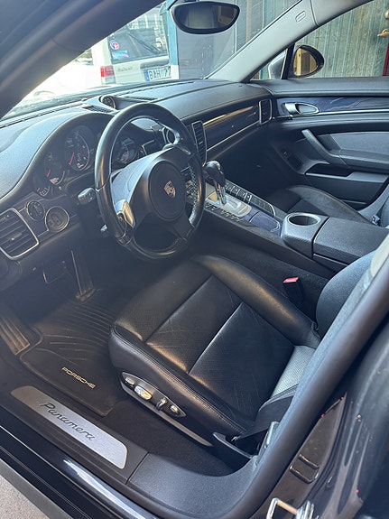 Porsche Panamera 5 of 6
