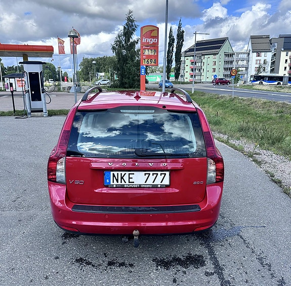 Volvo V50 7 of 22