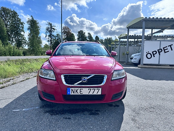 Volvo V50 3 of 22