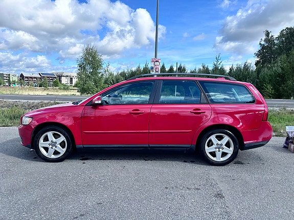 Volvo V50 4 of 22