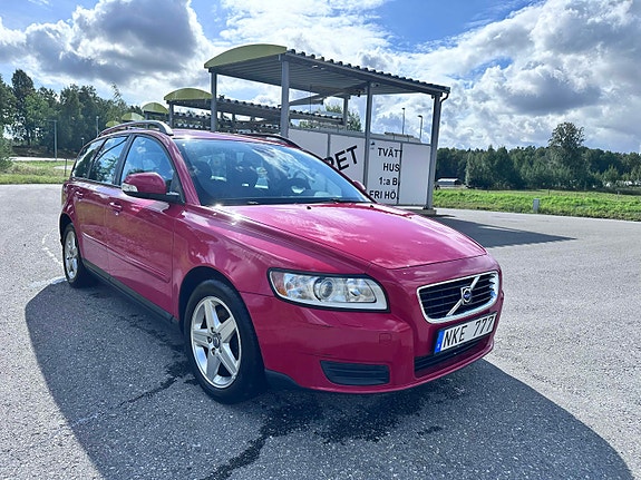 Volvo V50 2 of 22