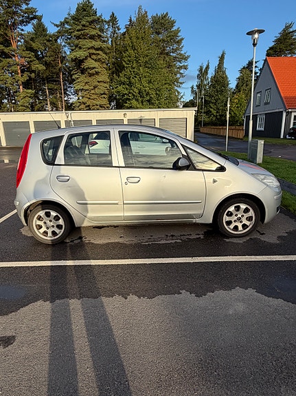 Mitsubishi Colt 4 of 6