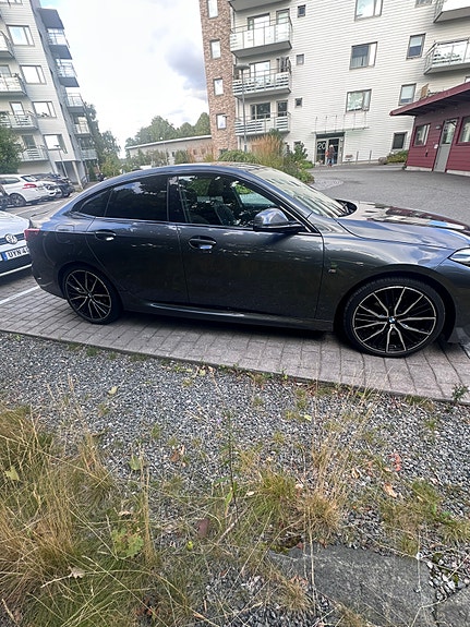 BMW 218d 4 of 7