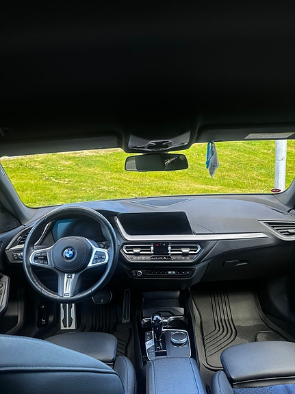 BMW 218d 5 of 7