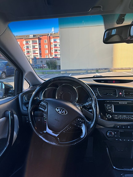 Kia Ceed 8 of 8
