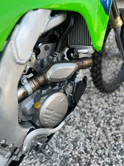 Kawasaki KX250-26.  30 tim. 2 of 4