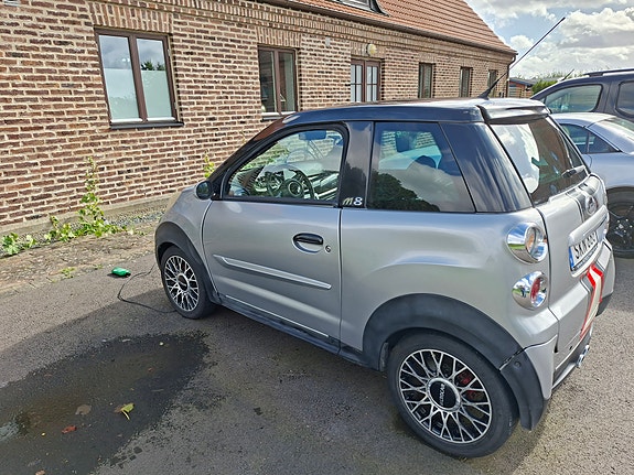 Microcar M8 2 of 7