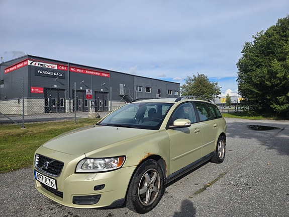Volvo V50 3 of 10