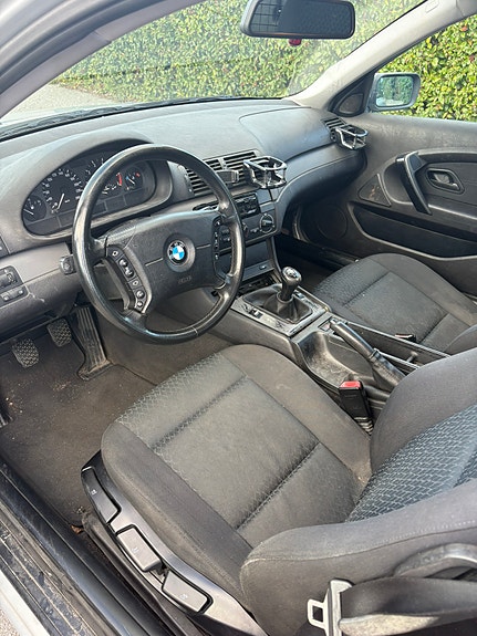 BMW 316Ti 4 of 5