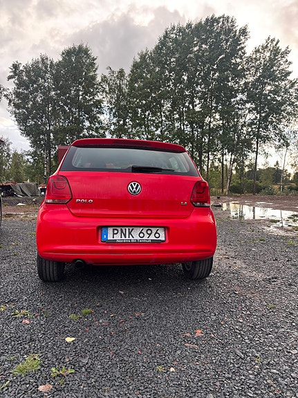 Volkswagen Polo 2 of 3