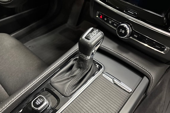 Volvo V90 16 of 23