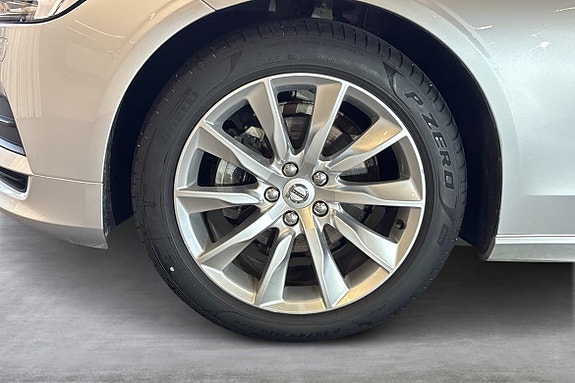 Volvo V90 14 of 23