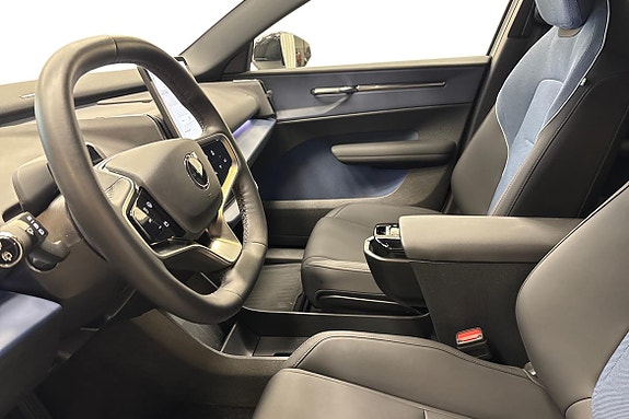 Volvo EX30 8 of 23