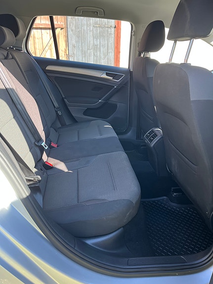 Volkswagen Golf VII 8 of 14