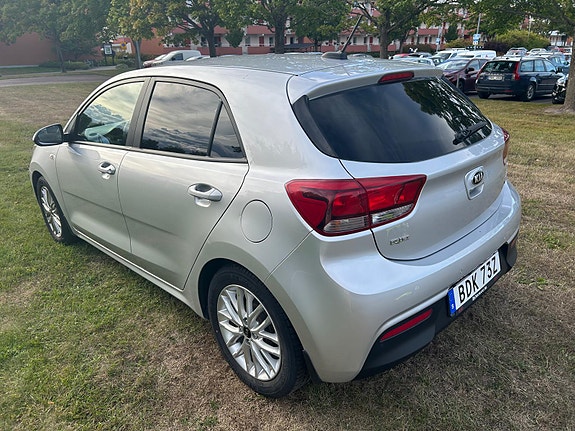 Kia Rio 9 of 11