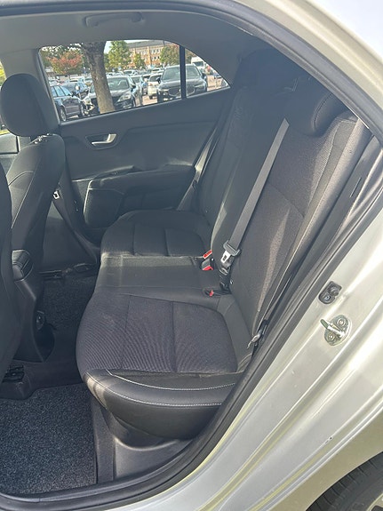 Kia Rio 2 of 11