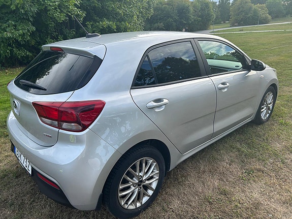 Kia Rio 8 of 11