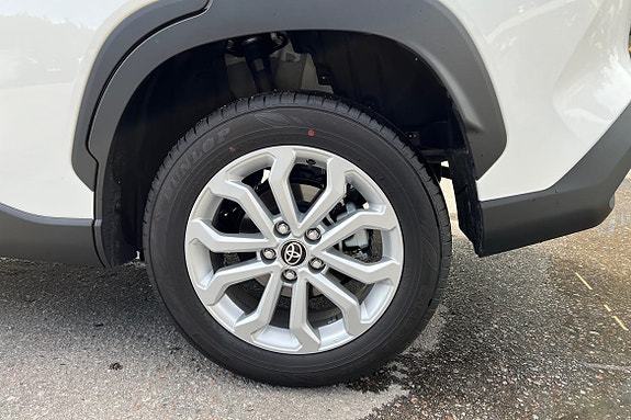 Toyota Corolla Cross 17 of 25