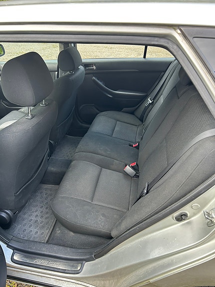 Toyota Avensis 7 of 8