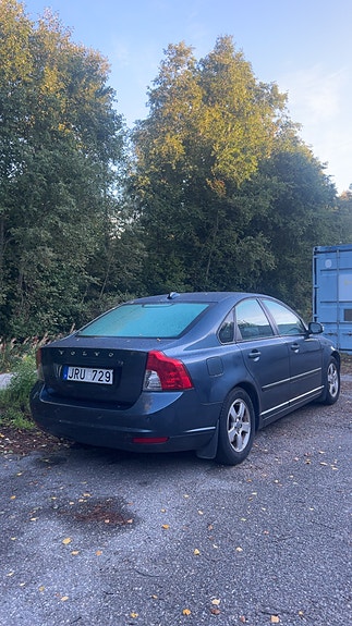 Volvo S40 2 of 4