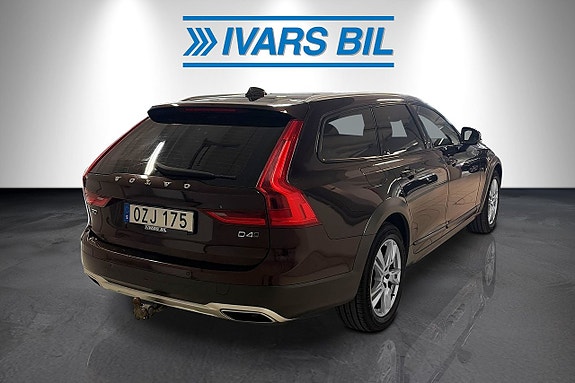 Volvo V90 Cross Country 3 of 5