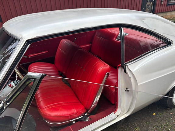 Chevrolet Impala 7 of 9