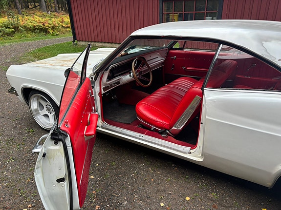 Chevrolet Impala 8 of 9