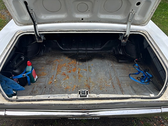 Chevrolet Impala 6 of 9
