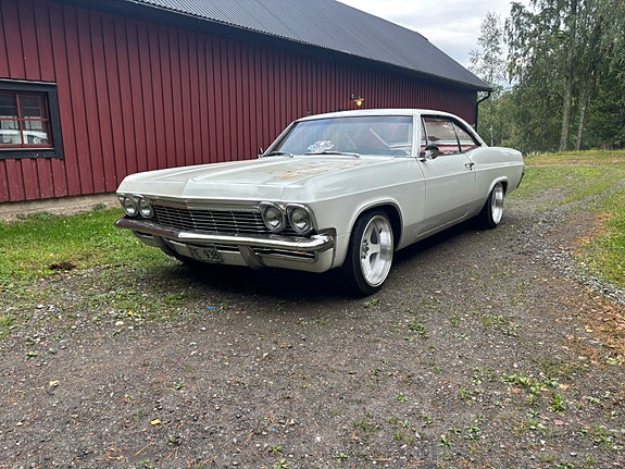 Chevrolet Impala 2 of 9