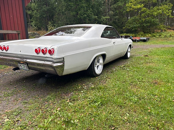 Chevrolet Impala 4 of 9