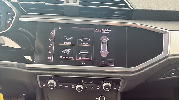 Audi Q3 9 of 12
