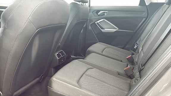 Audi Q3 11 of 12