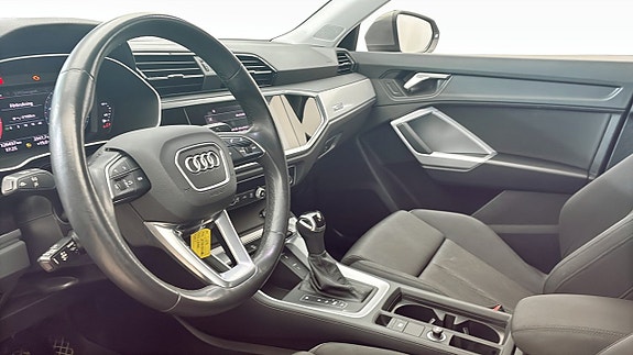 Audi Q3 7 of 12